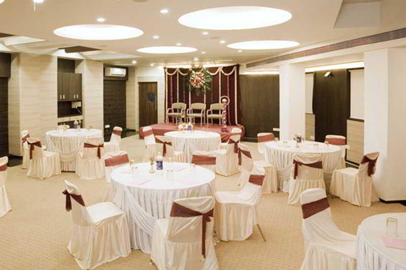 Ira By Orchid, Nashik Hotel Restaurant photo